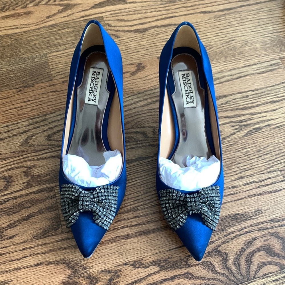 Badgley Mishka Navy Bow Heels